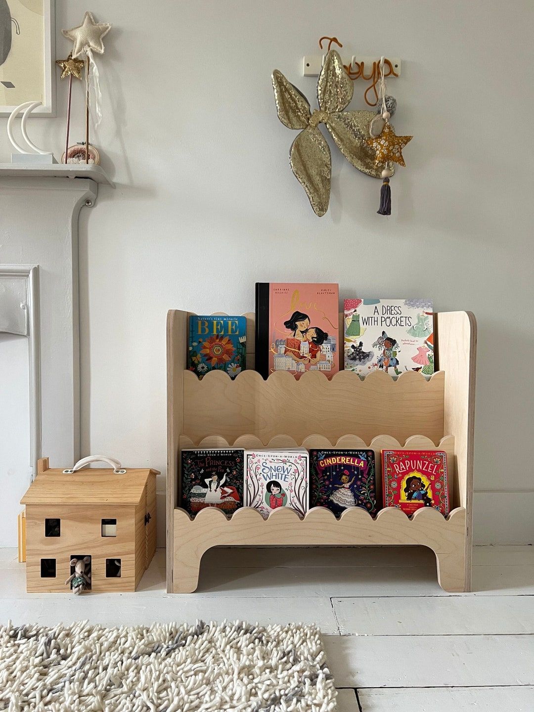 Tips for decorating with childrens
bookcase:
