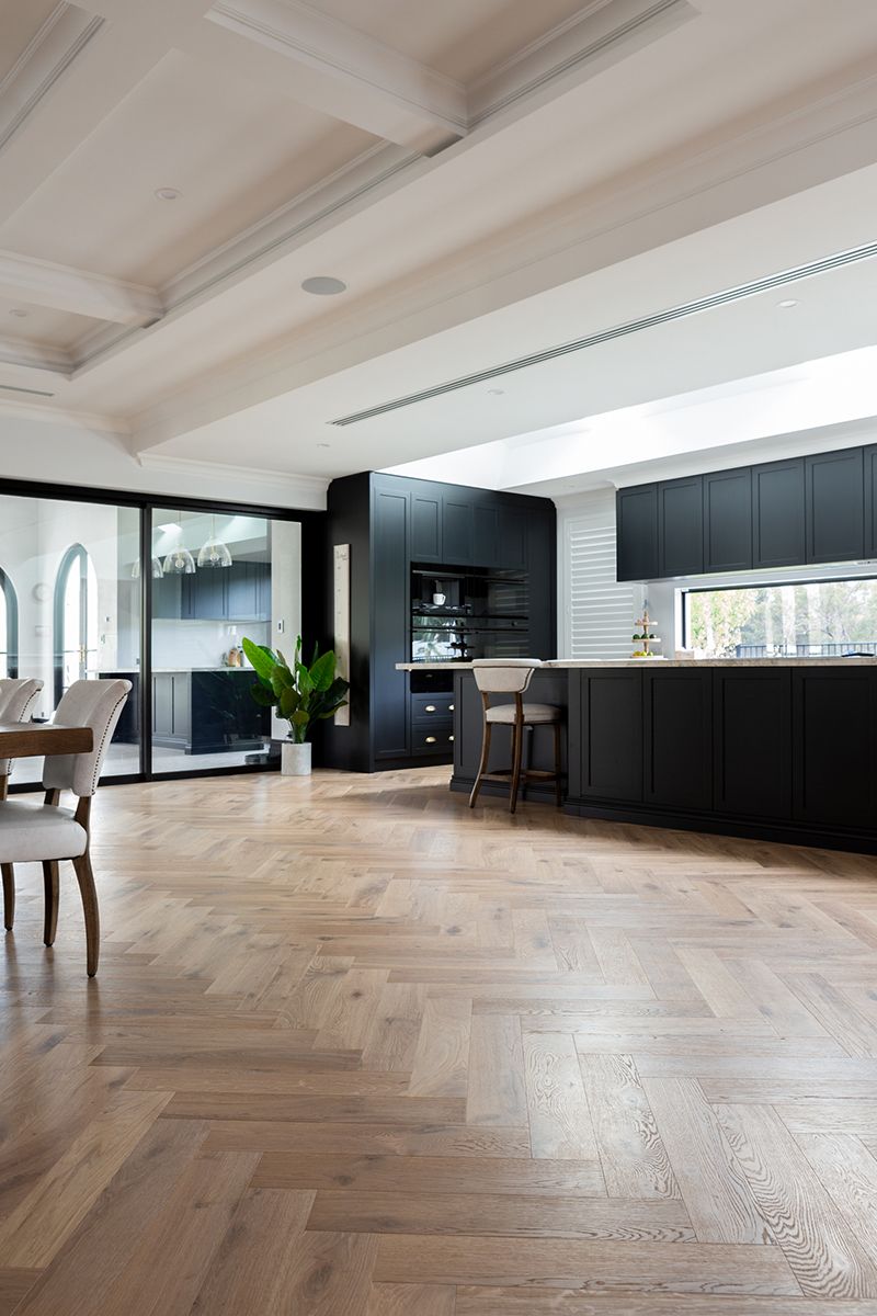 What are the advantages of hardwood
flooring?