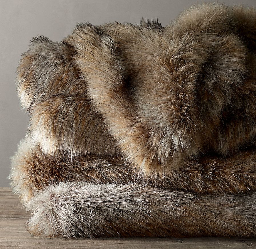 Teen fashionable faux fur rug