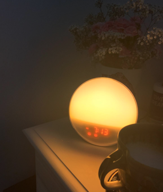 Select 
  right type of reading light in your bedroom