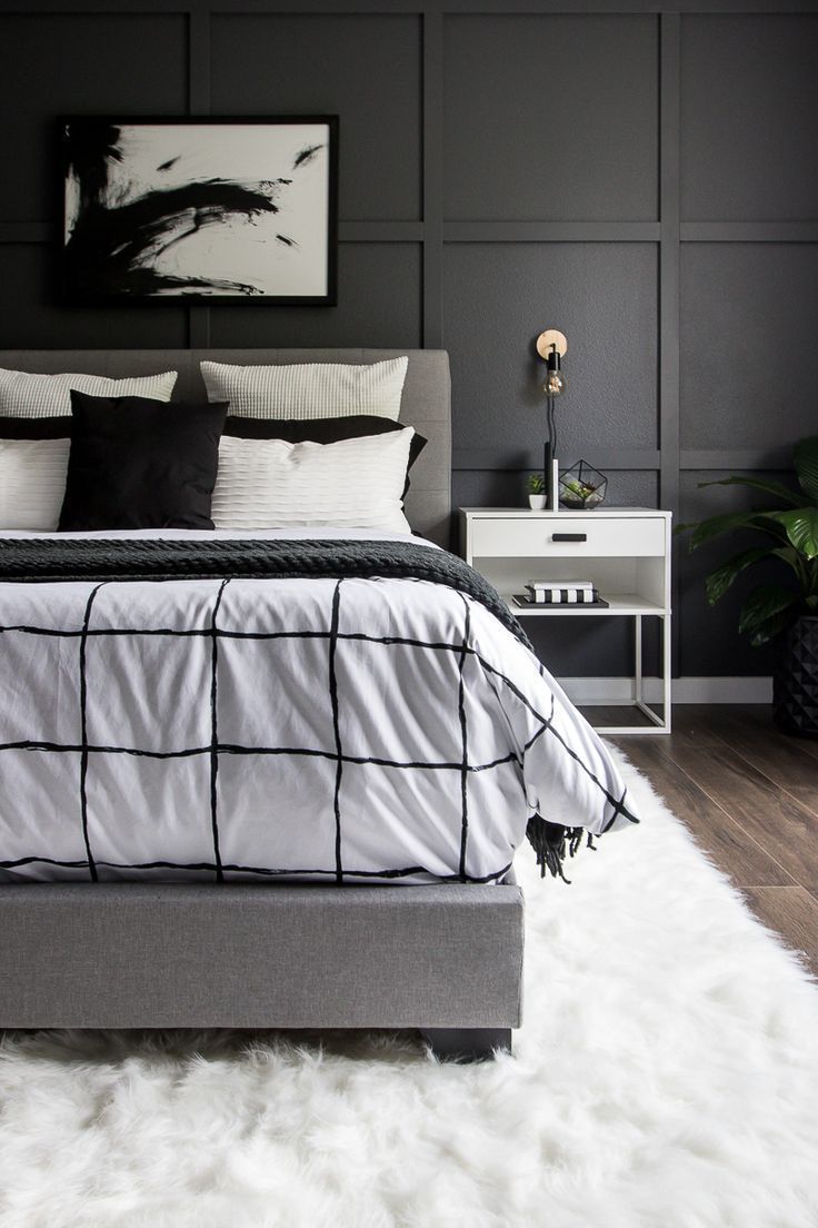 Black and white bedroom- great colours
  for a classic bedroom