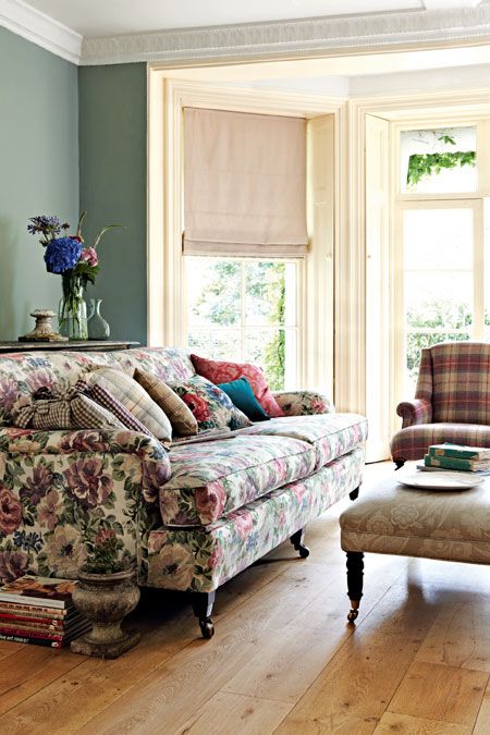 1702457818_floral-sofa.jpg