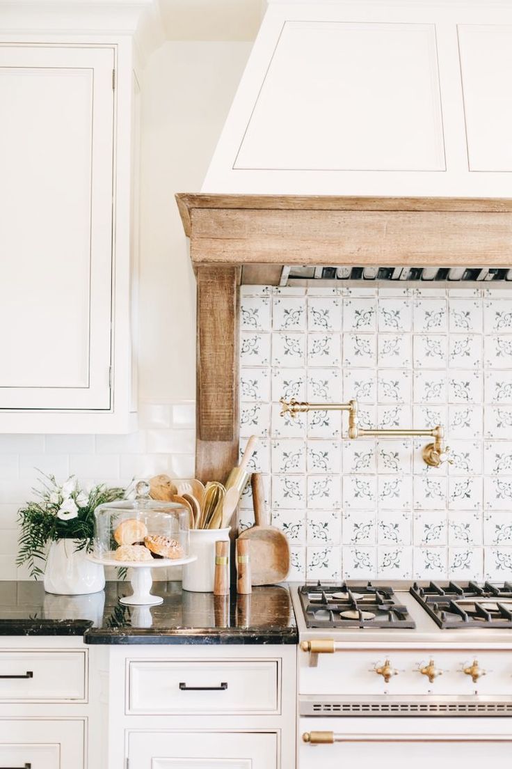 How attractive the french country
kitchens are