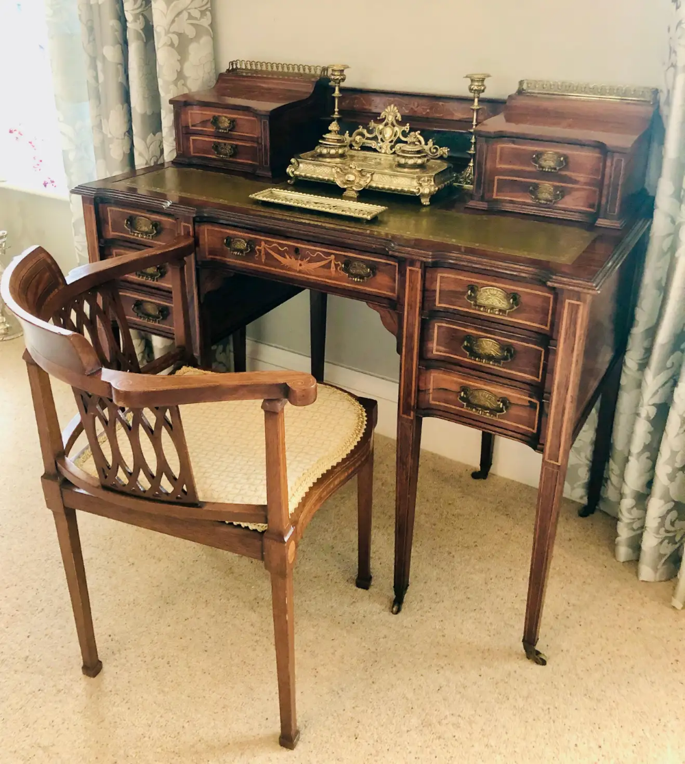 Old is gold – antique desk