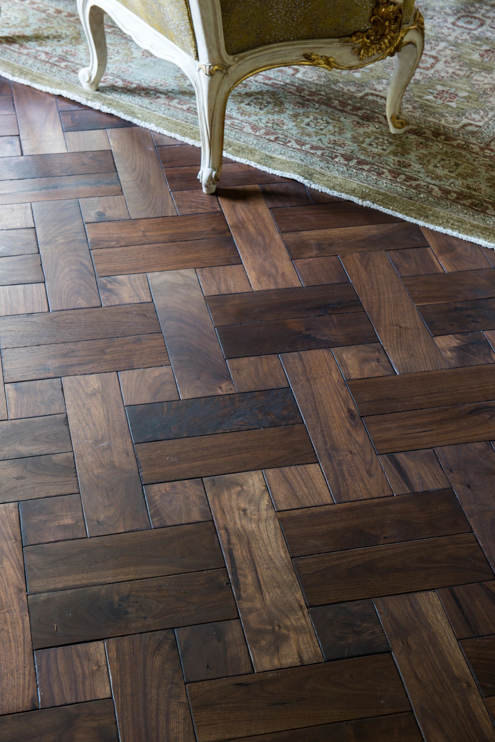 A short guide to getting reclaimed
  hardwood floorings