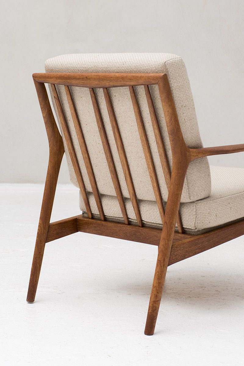 Importance of wooden chairs to plastic
  chairs