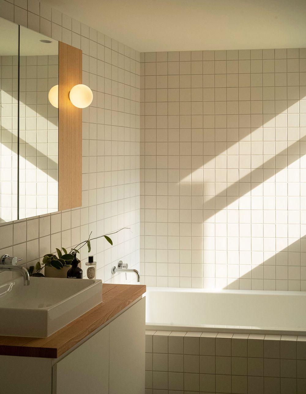 Bathroom wall lights – how to choose