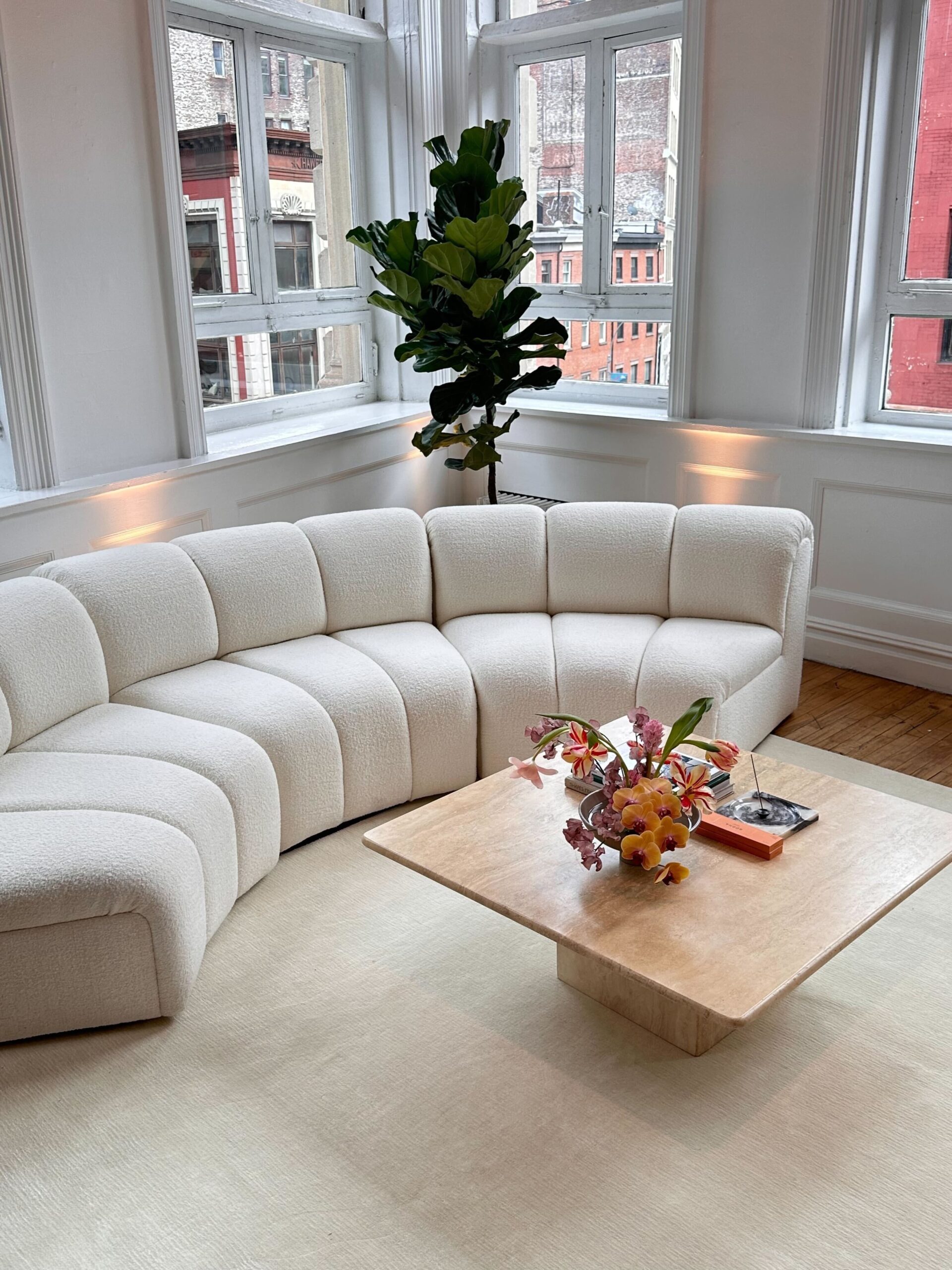 How to increase the beauty of your home
with curved sectional sofa