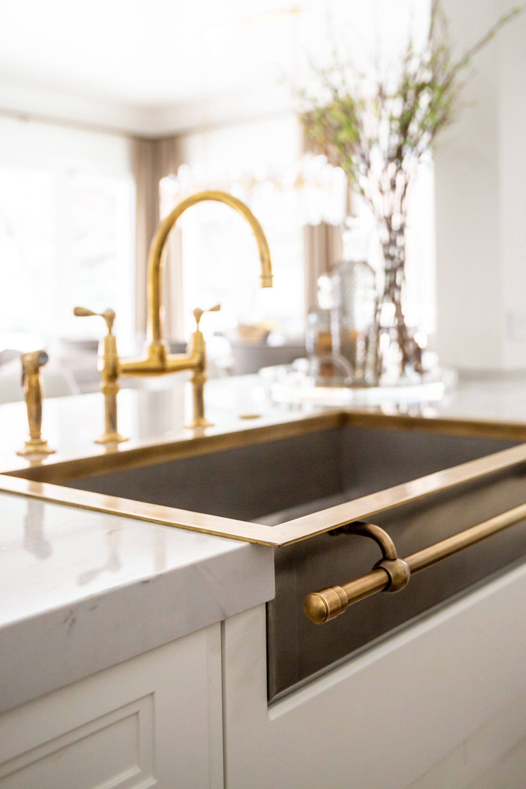 Kitchen sinks with faucets