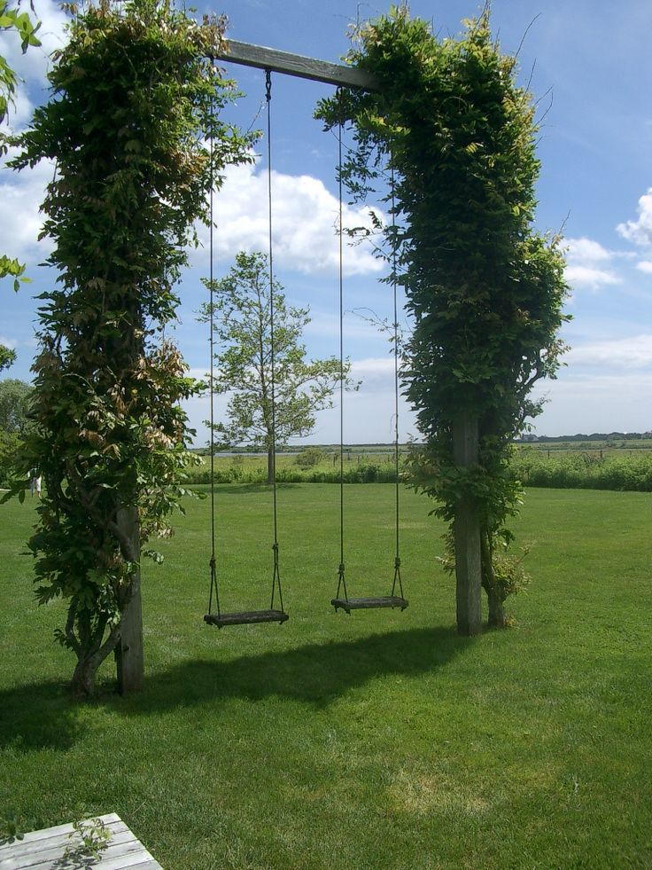 Beautify your garden: outdoor swings