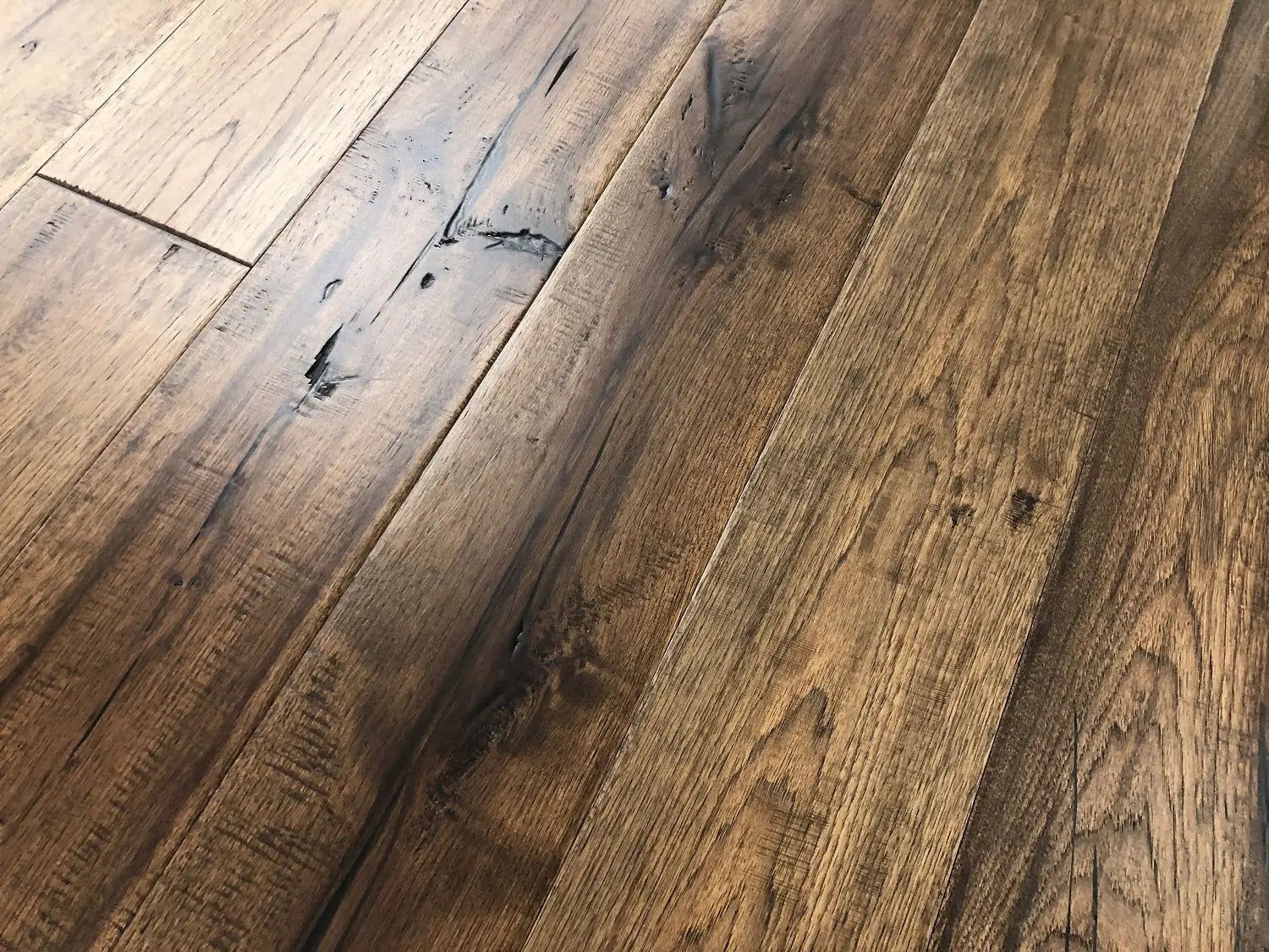 The specialty of hand scraped wood floors