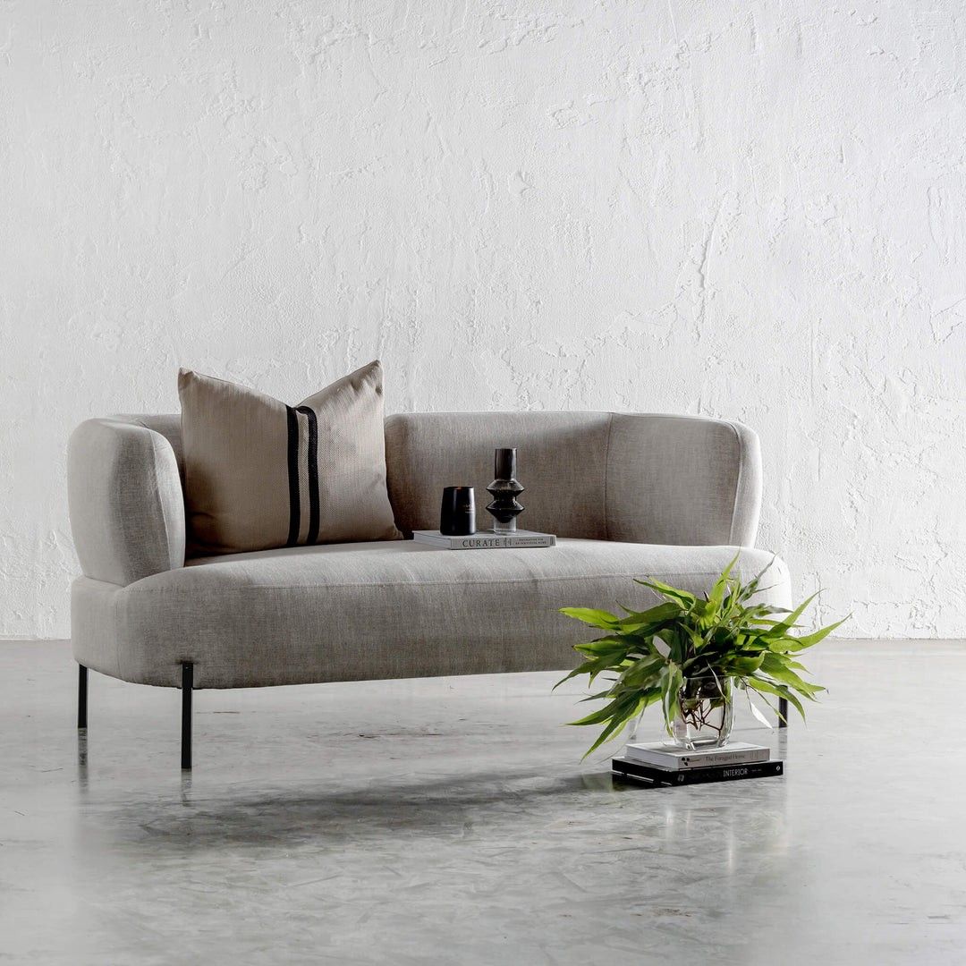A guide to buying 2 seater sofa