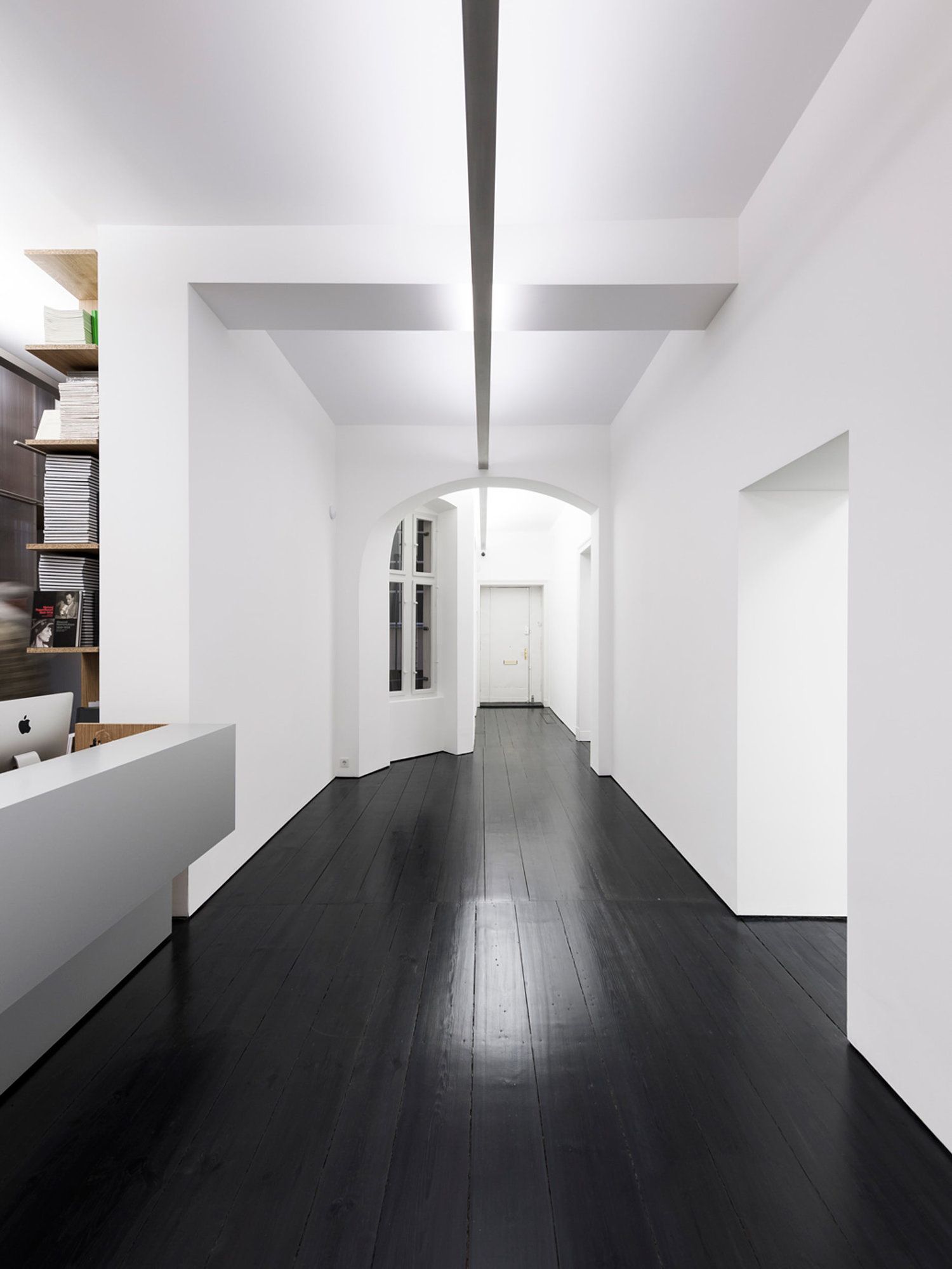 Black Hardwood Flooring: A Bold and
Modern Choice for Your Home