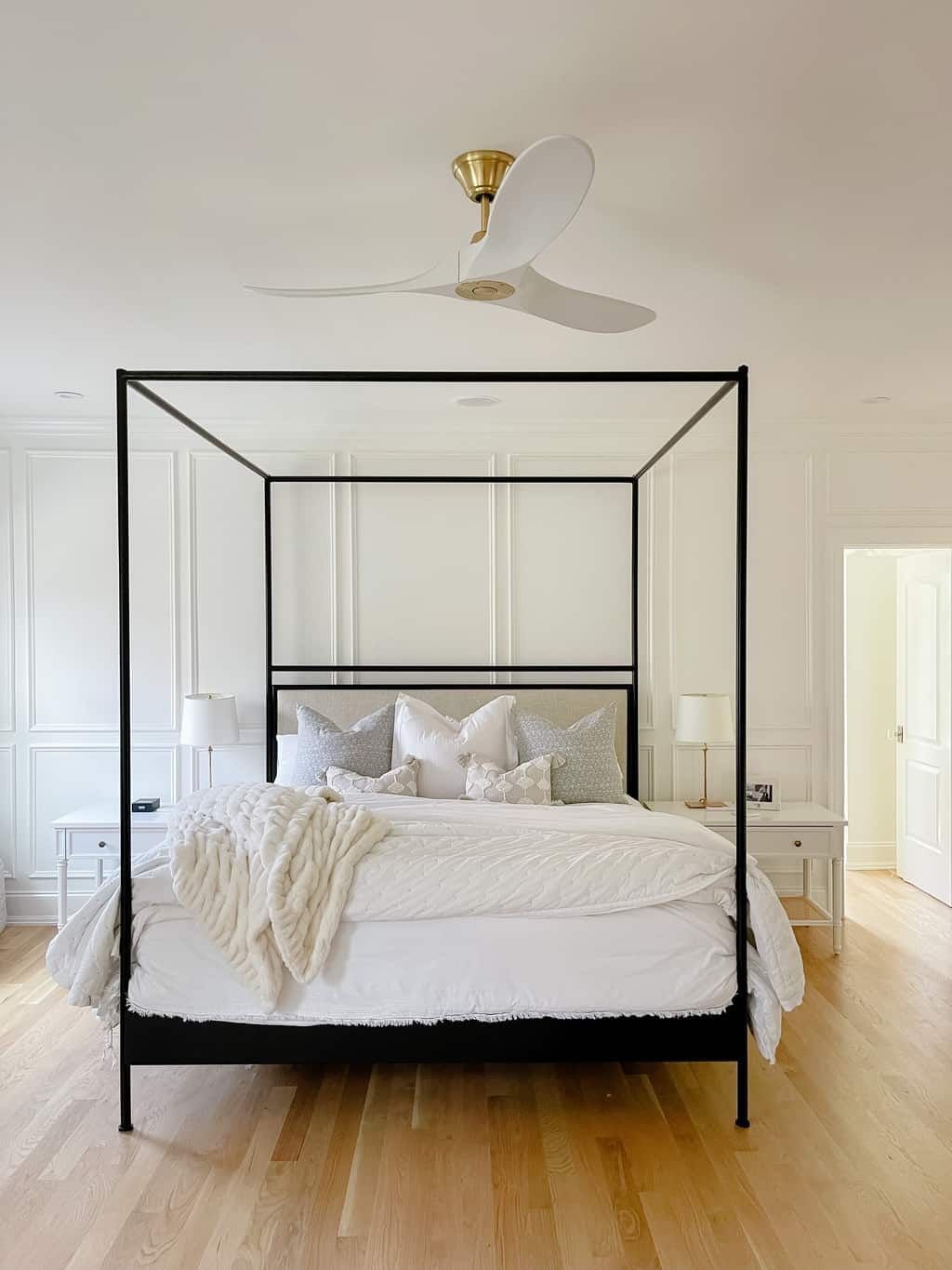 The Ultimate Guide to Creating a Cozy
Oasis with a Canopy Bed