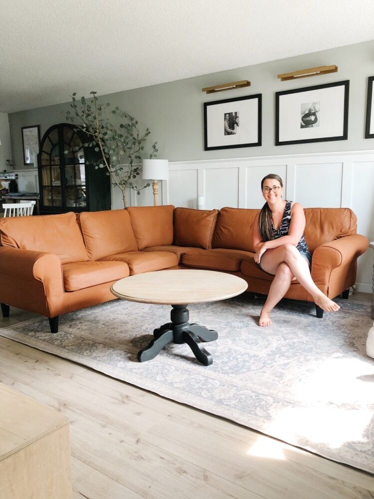 The Pros and Cons of Faux Leather Sofas:
A Comprehensive Guide