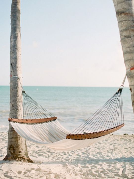 The Ultimate Guide to Choosing the
Perfect Hammock for Your Outdoor Oasis