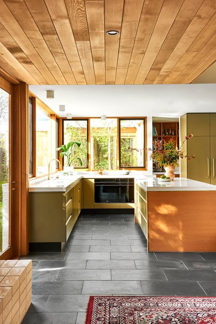 The Psychology of Colour: How to Choose
the Perfect Hue for Your Kitchen