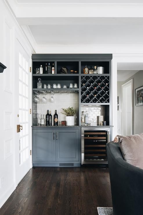 Transform Your Living Room with a DIY
Bar: Ideas for Small Spaces