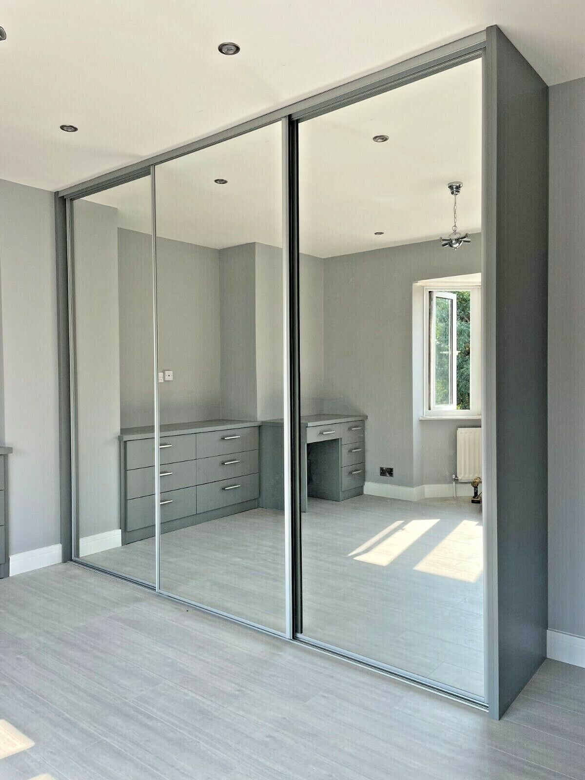 The Ultimate Guide to Choosing a Mirror
Wardrobe for Your Bedroom