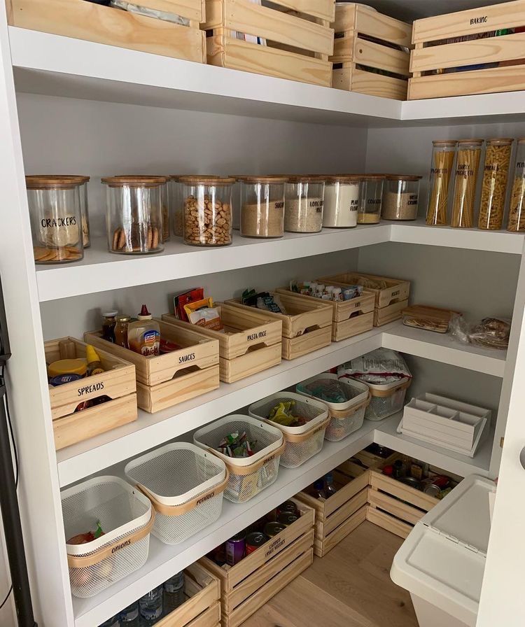 Pantry storage: for a modern kitchen