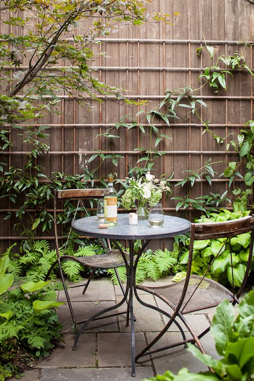 How to Choose the Perfect Patio Bistro
Set for Your Outdoor Oasis