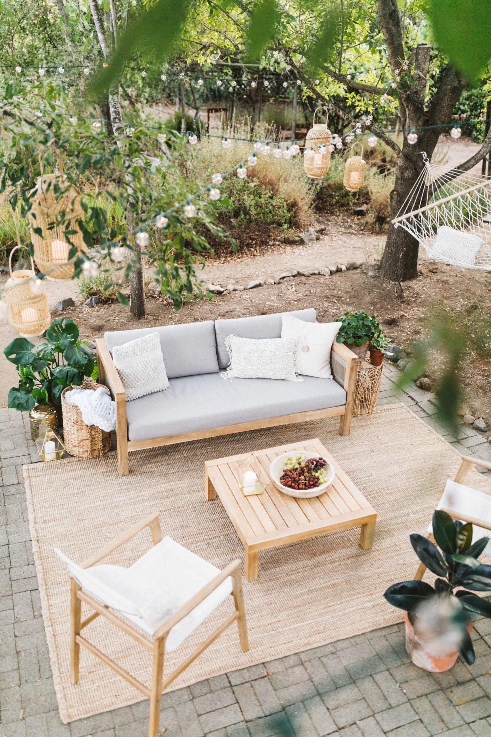 Maximizing Small Outdoor Spaces: Patio
Furniture Ideas for Apartments and Condos