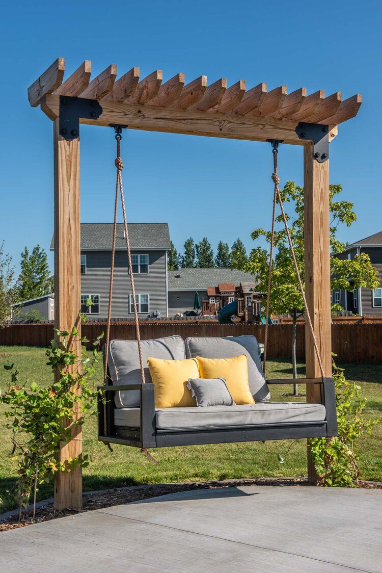 How to Choose the Perfect Porch Swing for
Your Home