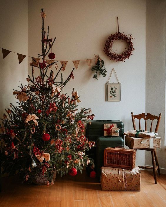 The Tradition and History of Real
Christmas Trees