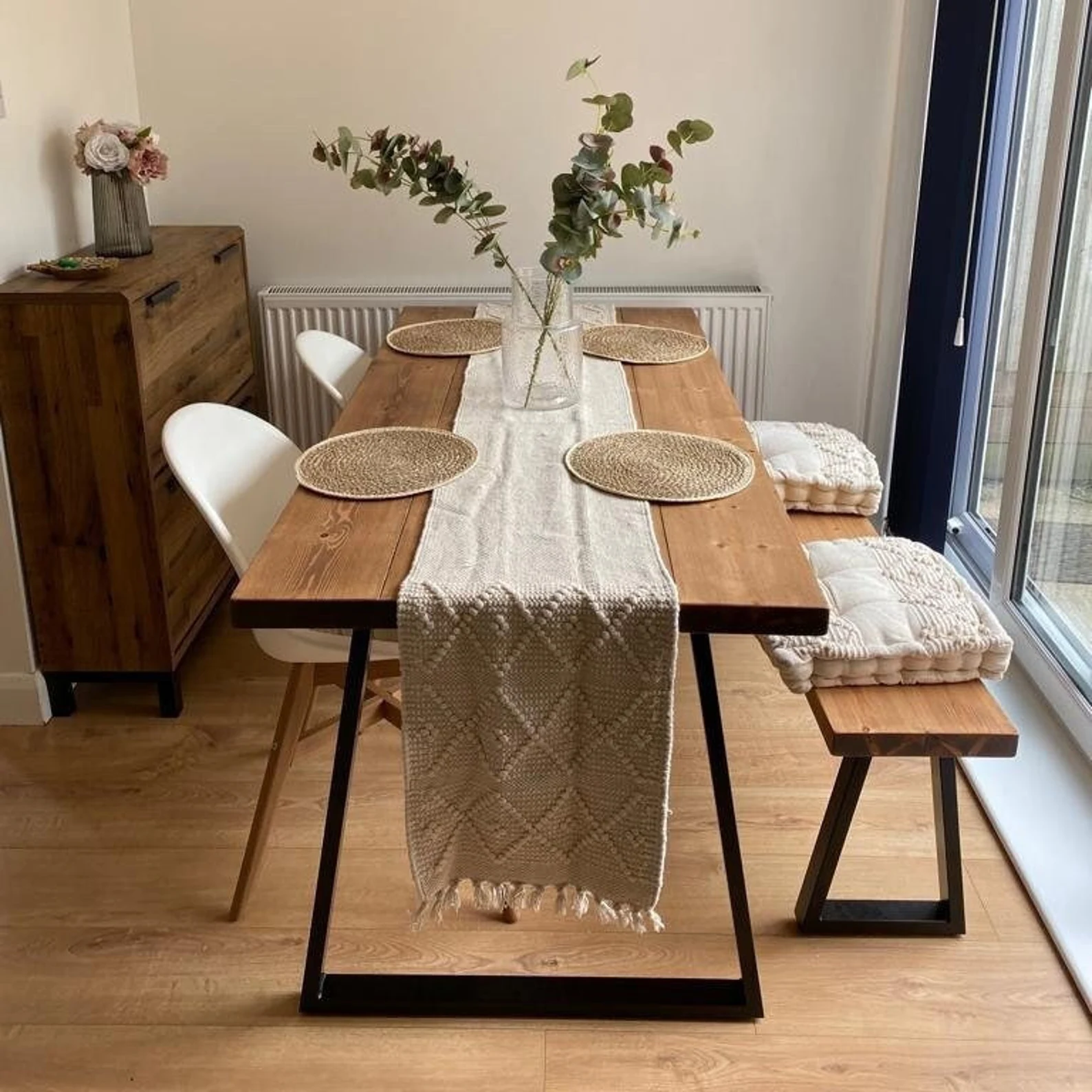 How to Choose the Perfect Rustic Dining
Table for Your Home