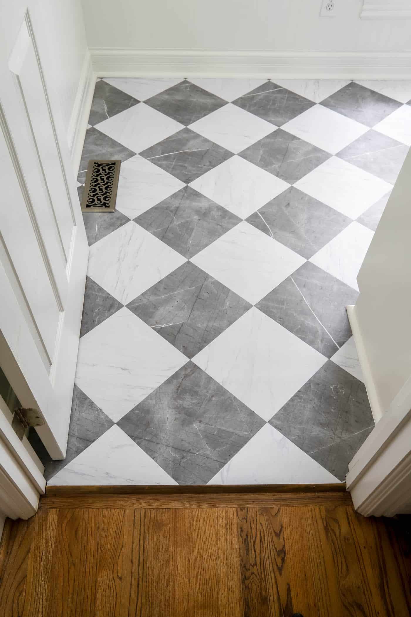 Vinyl flooring tiles is a smart choice
