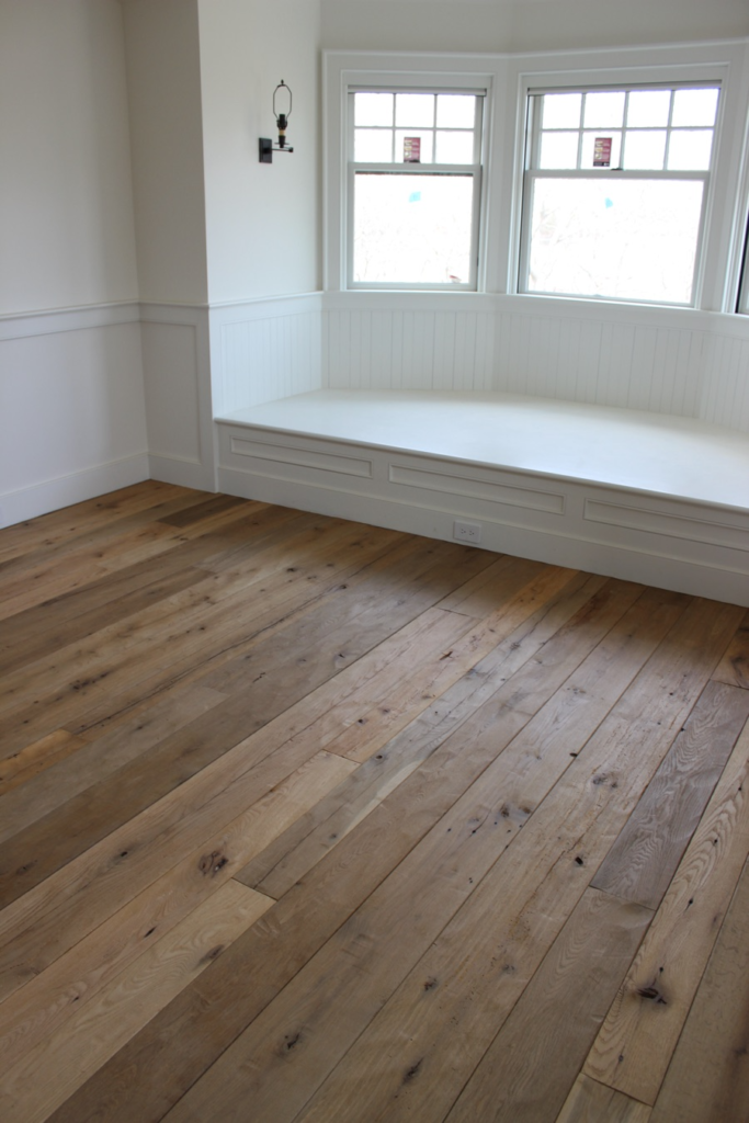 1702487647_white-oak-hardwood-flooring.png