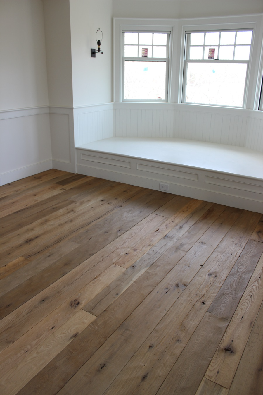 Difference between red and white oak
  hardwood flooring