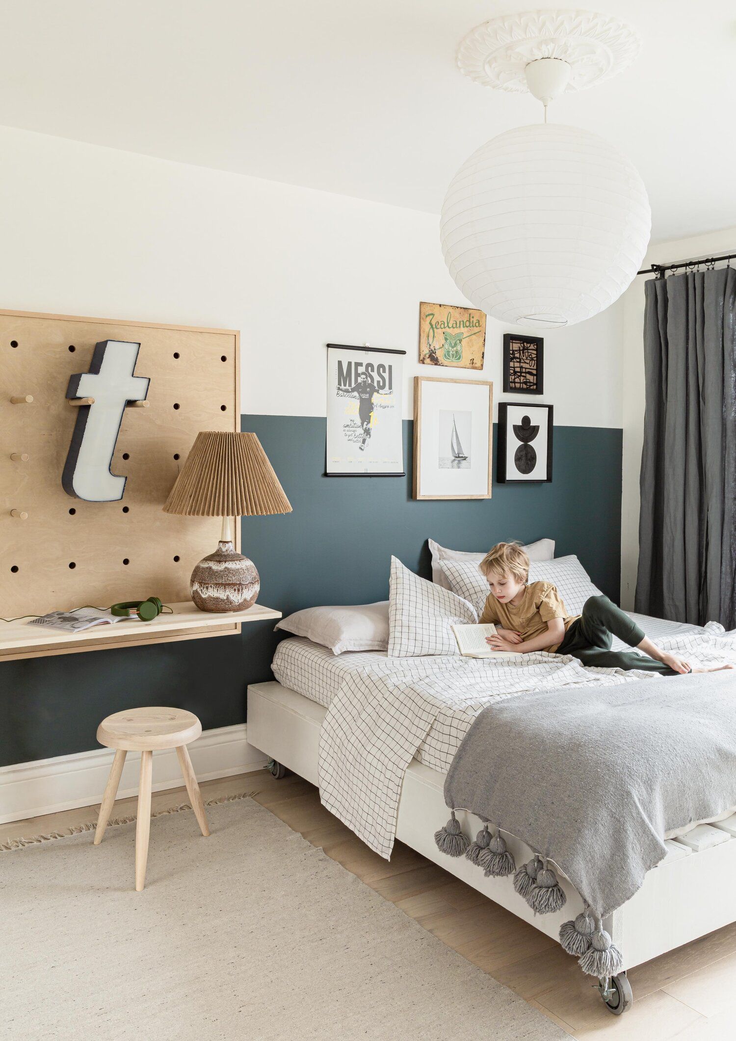 Cool and Stylish Ideas for Decorating a
Boys Bedroom