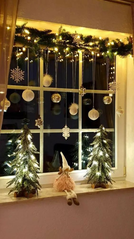 Spruce Up Your Holiday Decor with Festive
Christmas Accents