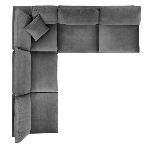 Stylish Ways to Decorate with a Gray
Sectional Sofa