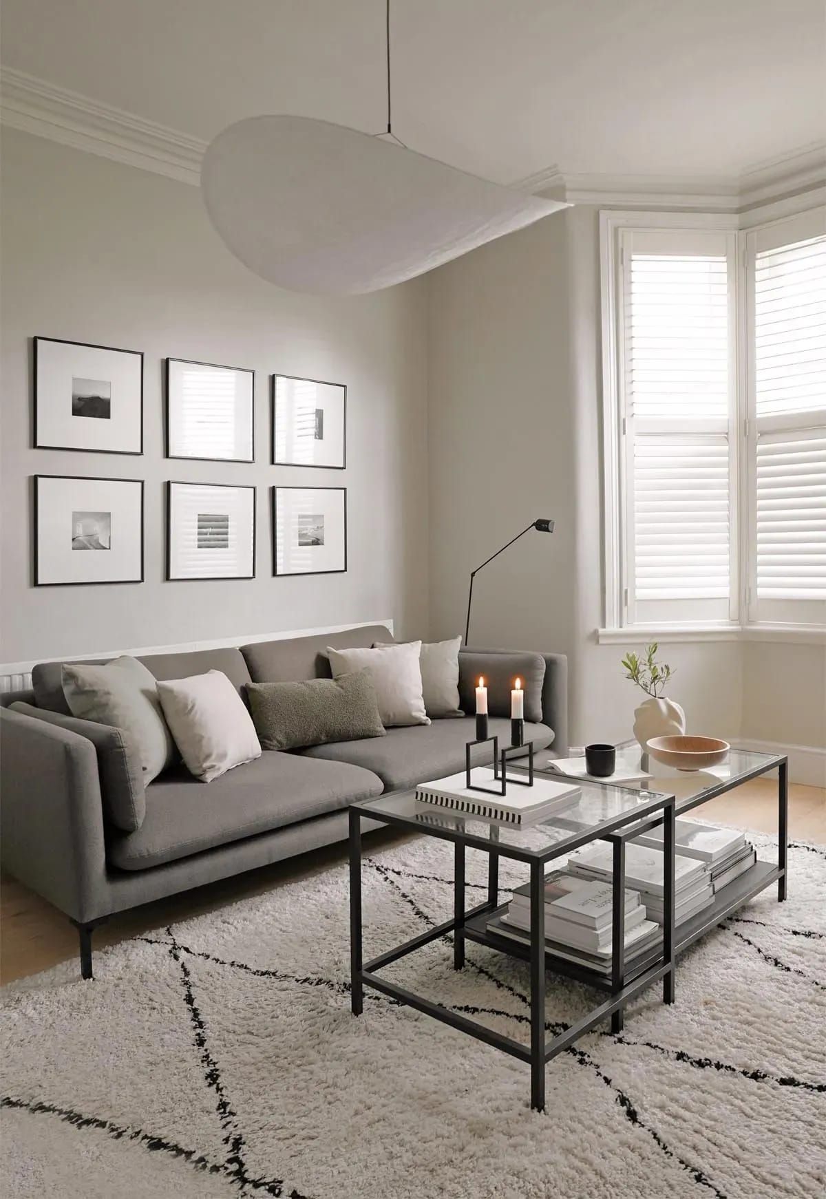 Grey leather sofa – a lavish interior
  decorating thing