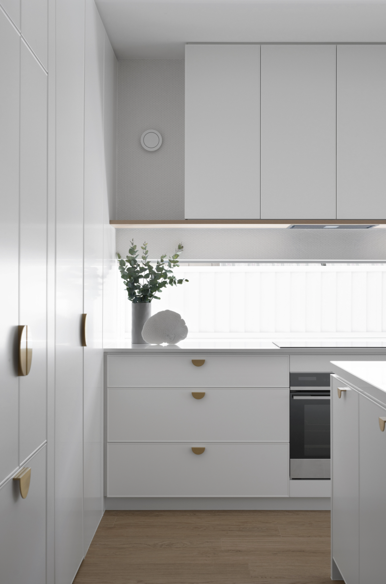 Choosing kitchen cupboard handle confirm
your good taste