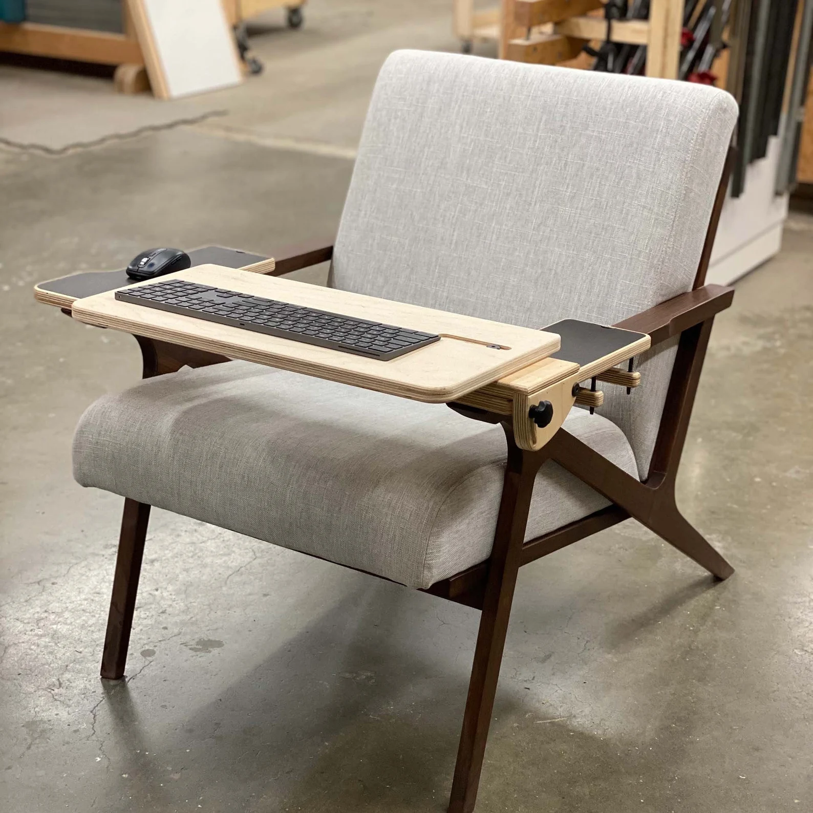 DIY Lap Desk Ideas: How to Build Your Own
Workspace on the Go