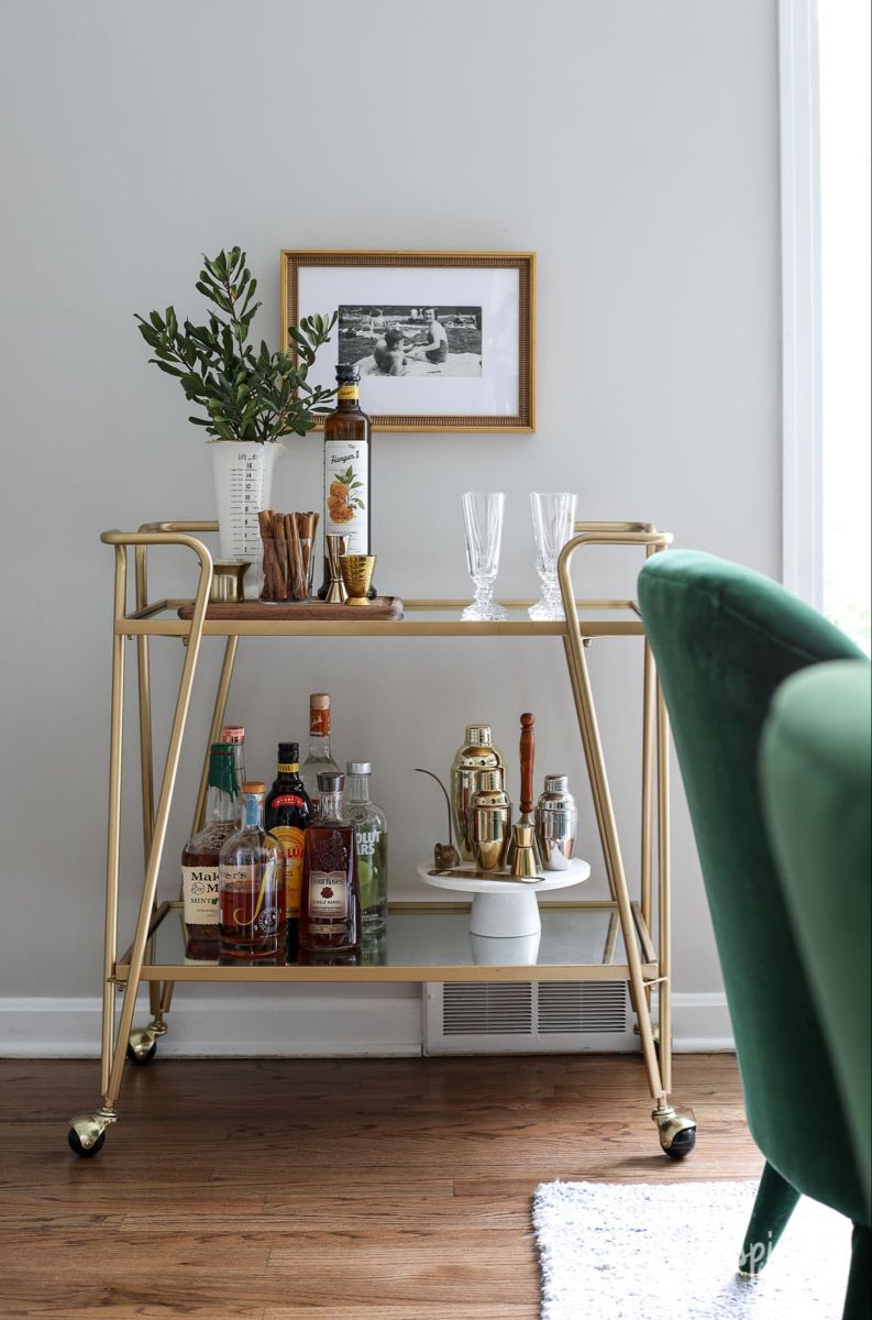 Transform Your Living Room with a DIY
Bar: Ideas for Small Spaces