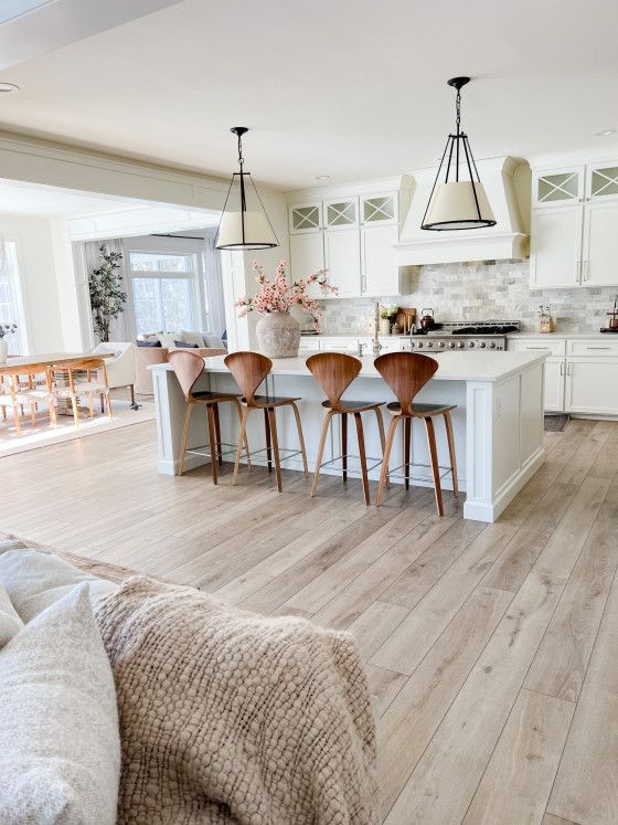 The Ultimate Guide to Luxury Vinyl
Flooring: Stylish, Durable, and Affordable