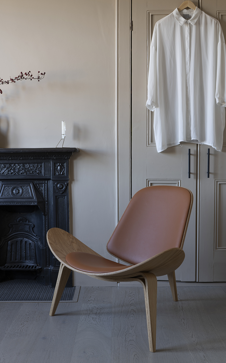 The Timeless Appeal of the Shell Chair: A
Design Classic
