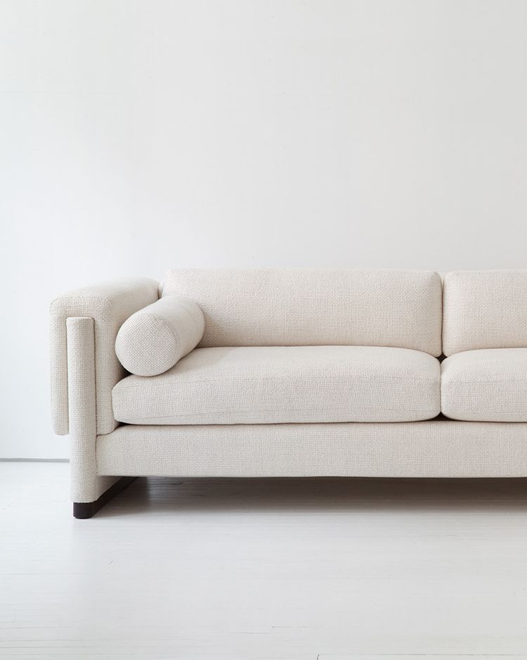 The Timeless Elegance of a White Sofa:
Tips for Styling and Care