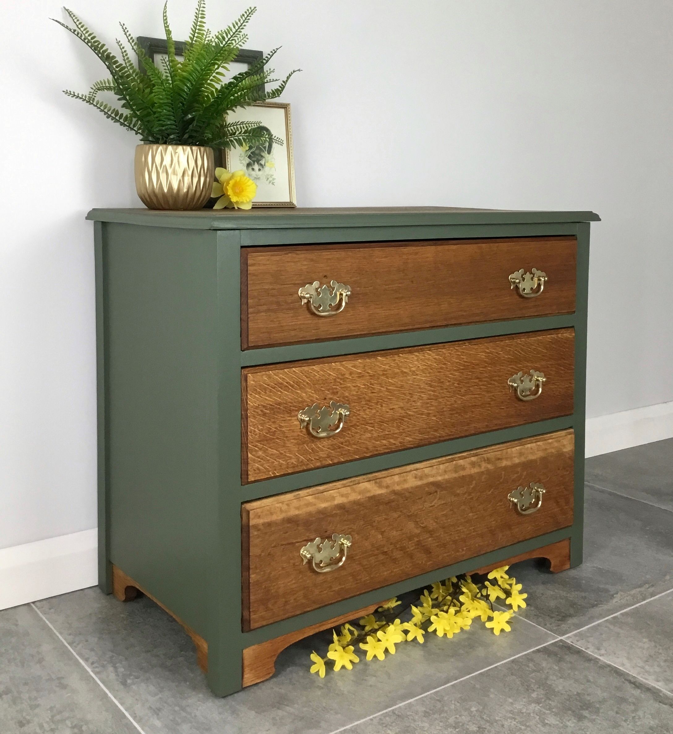 Chest of drawers – a symbol of
aristocracy