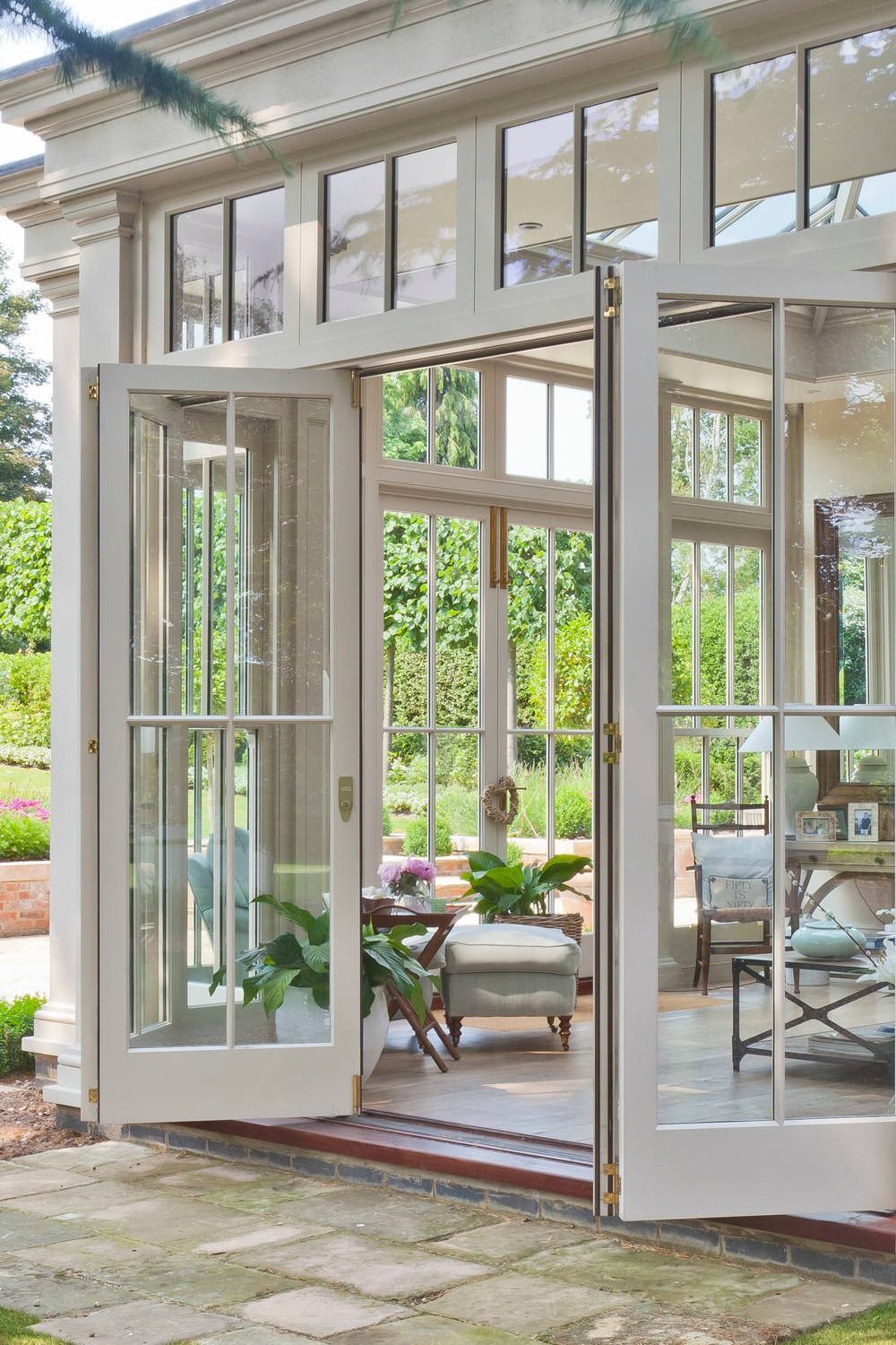 The Many Benefits of Installing Folding
Doors in Your Home