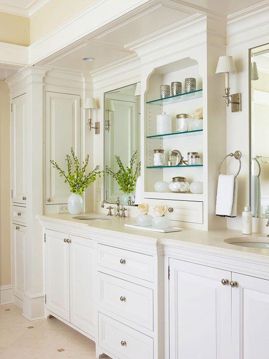 Custom ⁤cabinetry‍ provides personalized storage options for bathrooms