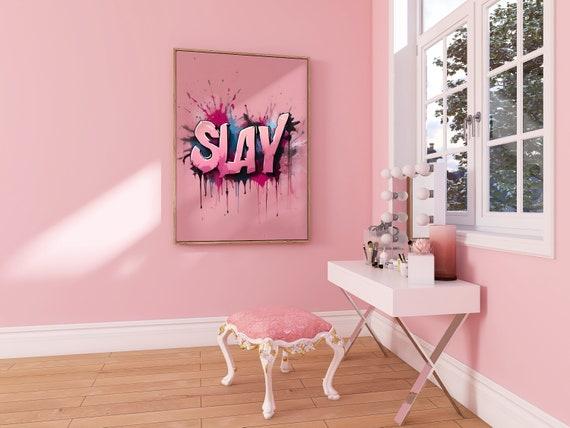 Funky wall art to express personality in your teen girl bedroom