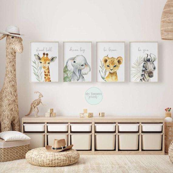 Animal Kingdom: Create a boy nursery filled with plush and ⁤illustrated jungle friends