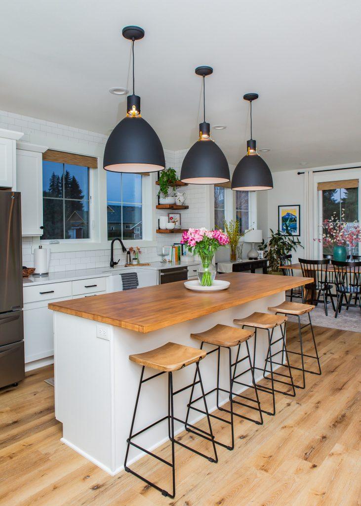 Statement lighting fixtures add‍ character to your farmhouse kitchen