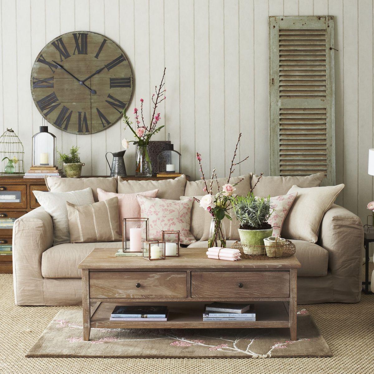 Incorporate natural wood⁢ accents for a rustic feel in your earthy living room