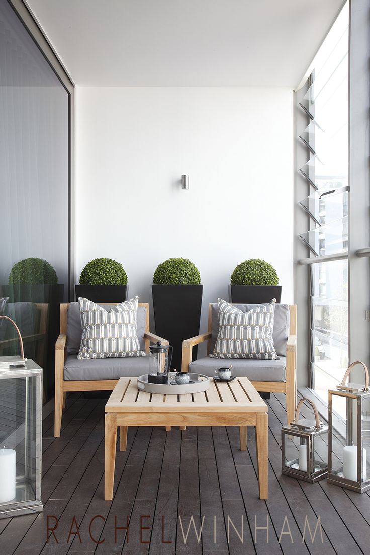 Choosing prominent furniture to relax for
balcony